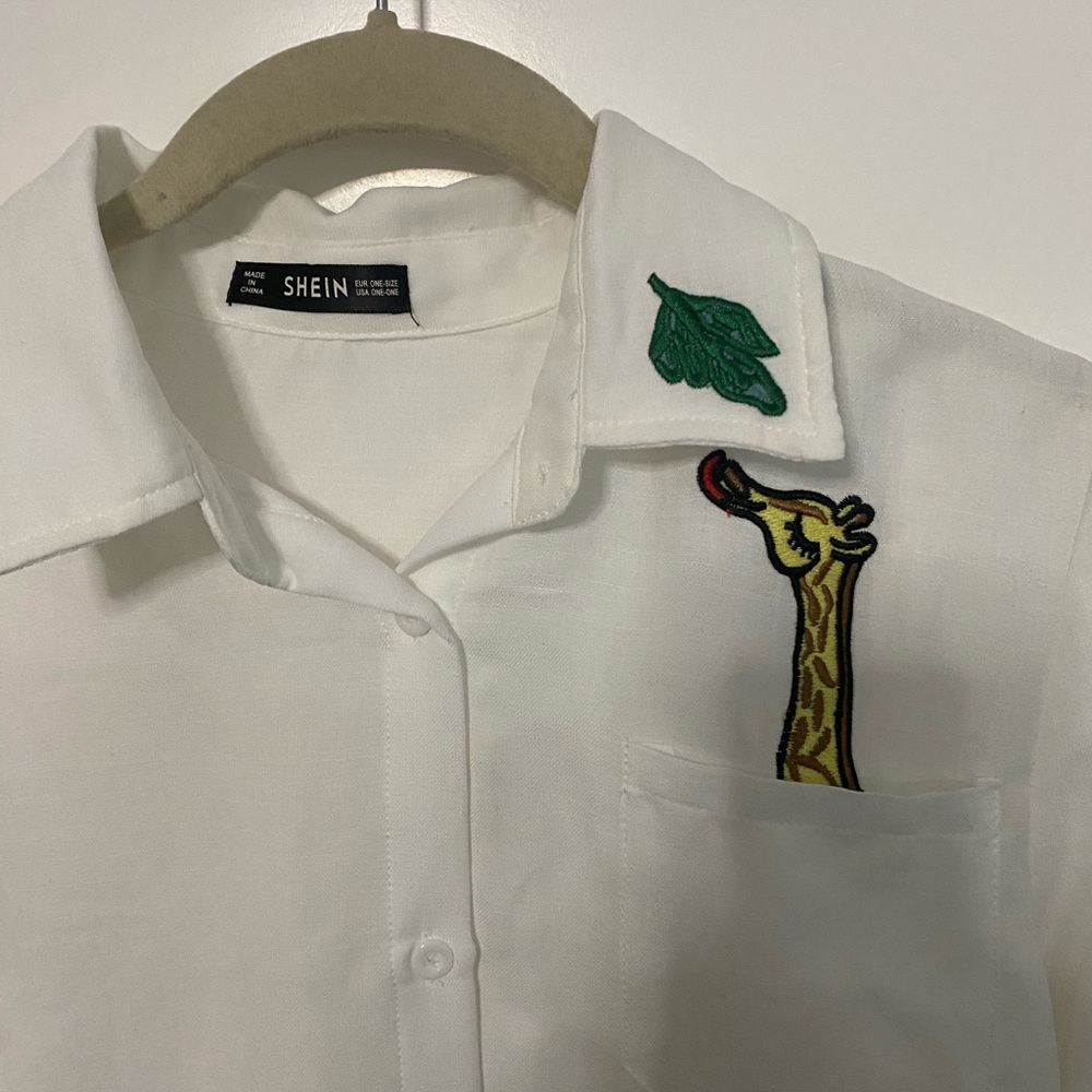 Giraffe White Collar Shirt